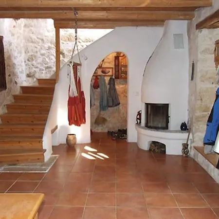 Stonehouse Pyrgou Pirgou