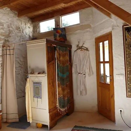 Stonehouse Pyrgou * Pirgou